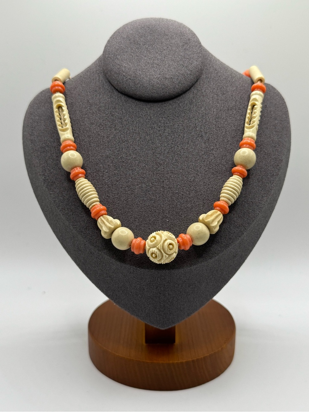 1920s–1930s Art Deco carved celluloid bead strand necklace